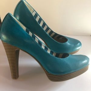 Teal heels